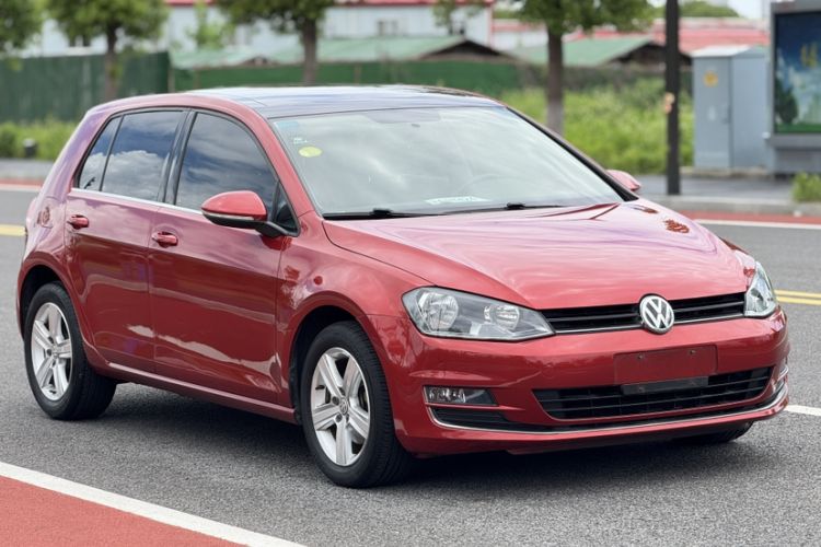 Used Volkswagen Golf 2016 230TSI Automatic Comfort Version
