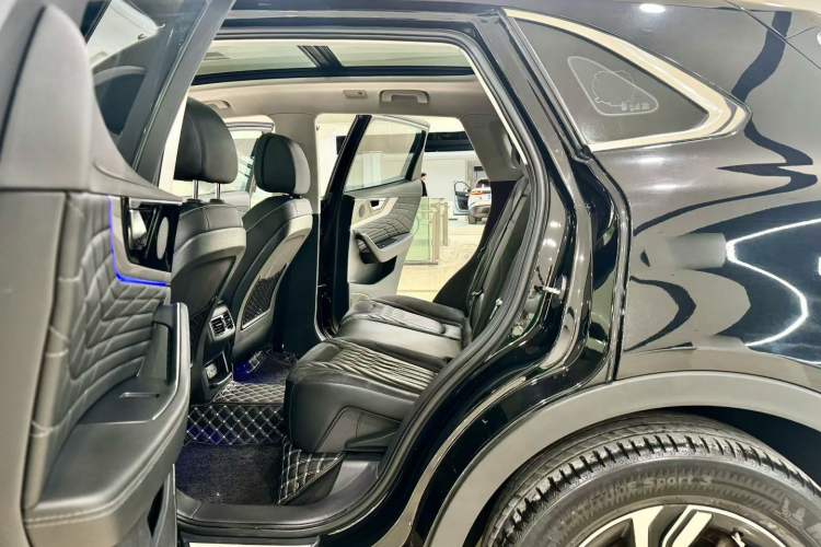 Used Hongqi HS5 2022 Revised Version 2.0T Smart Connect Flagship Edition