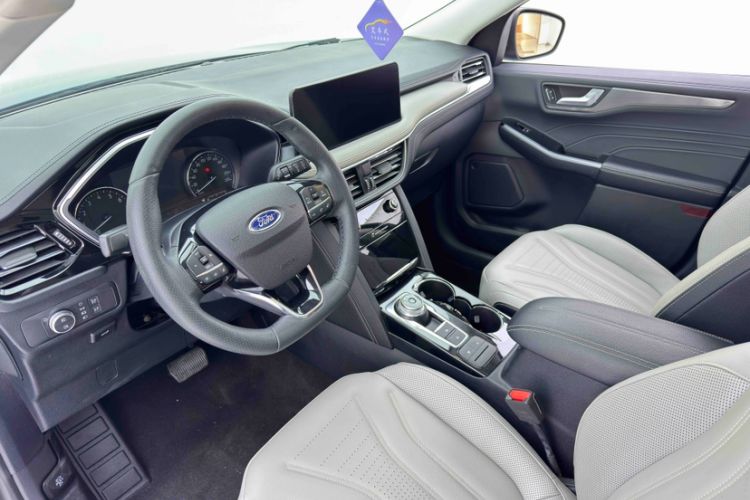 Used Ford Escape 2020 EcoBoost 245 Two-Wheel-Drive Titanium Edition
