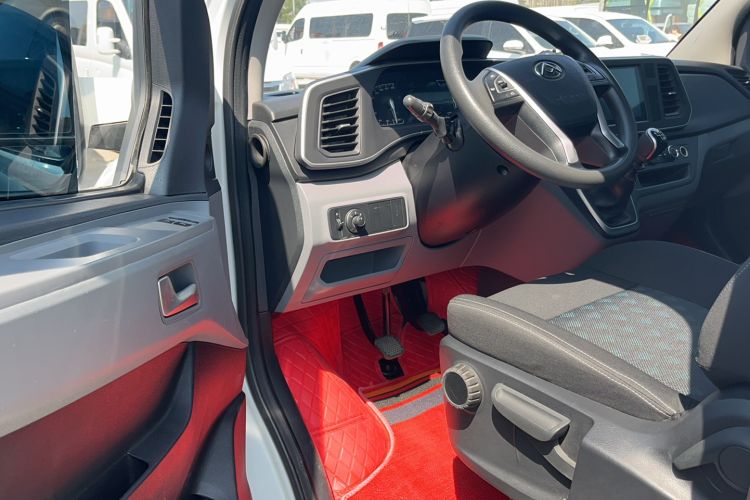 Used SAIC MAXUS Xintu V80 2024 Aotuntong 6MT Long-Wheelbase Mid-Roof Model 147 Ps 6/7/8/9-Seater
