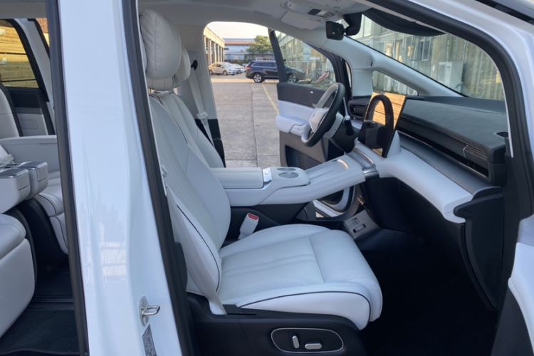 Used XPeng X9 2024 702 Ultra-Long Range Max
