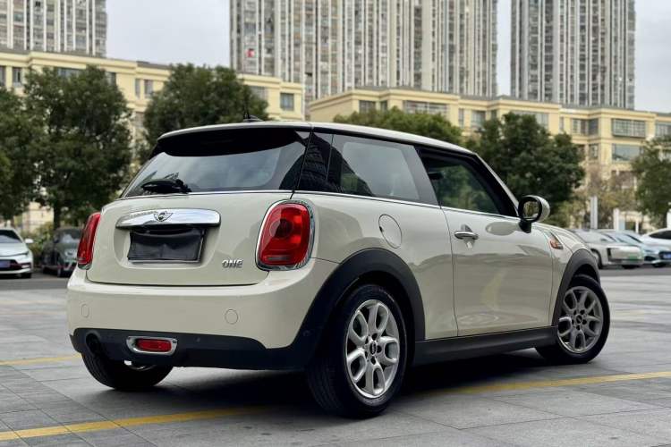 Used  MINI 2014 1.2T ONE+
