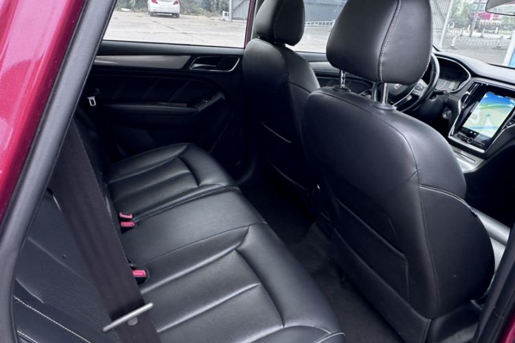 Used Roewe RX5 2016 20T Two-Wheel Drive Automatic Internet Smart Edition
