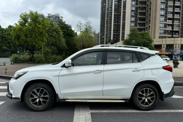 Used BYD Song 2017 Gaishi Upgrade Edition 1.5TI Manual Elite Model