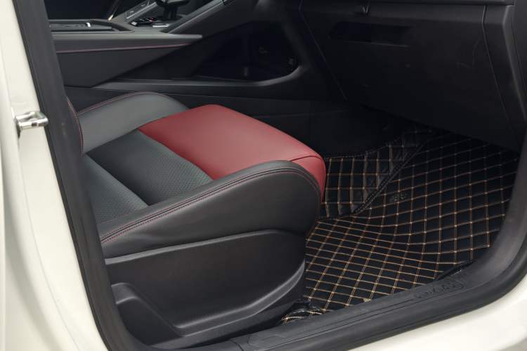 Used Lynk & Co 06 2020 1.5T JinPro model
