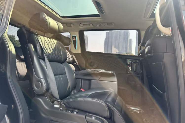 Used Honda Elysion 2019 2.0L Hybrid Luxury Edition
