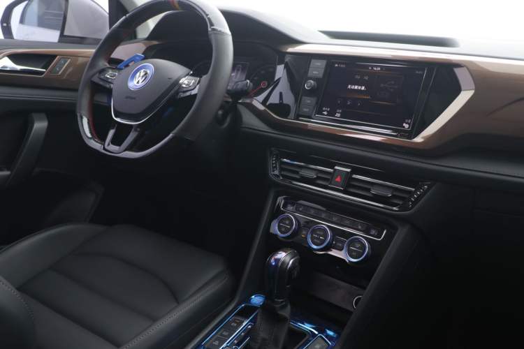 Used Volkswagen Tharu 2019 330TSI Four-Wheel Drive Luxury Edition China VI Standard
