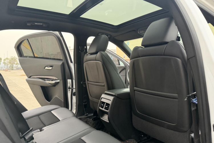 Used Cadillac XT4 2021 28T Two-Wheel Drive Tech Edition