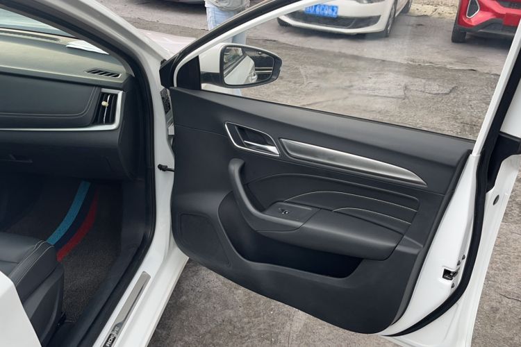 Used Roewe i6 2018 20T Automatic Flagship Edition
