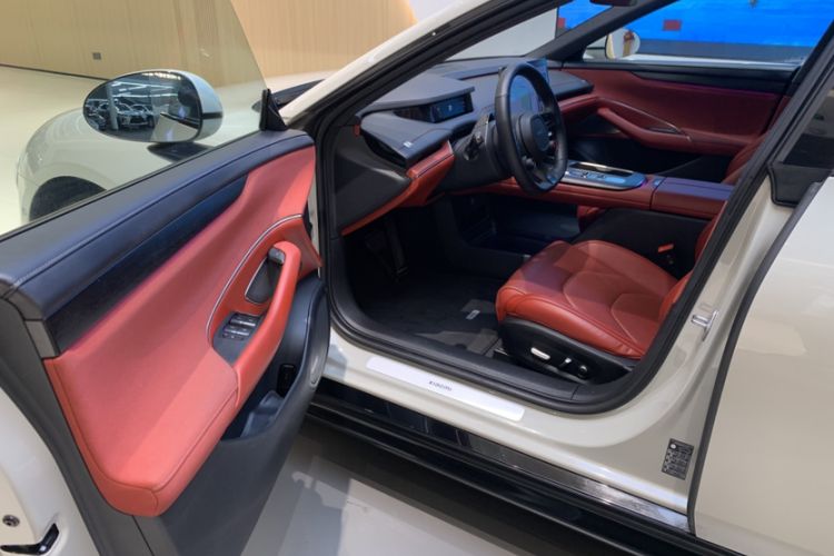 Used  SU7 2024 Rear-Drive Standard Founder Edition
