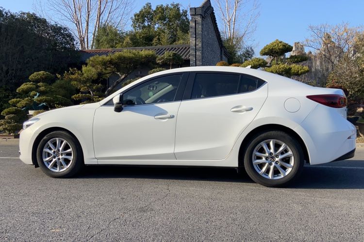 Used Mazda Mazda 3 Axela 2017 Sedan 1.5L Automatic Luxury Model Emission Standard China V
