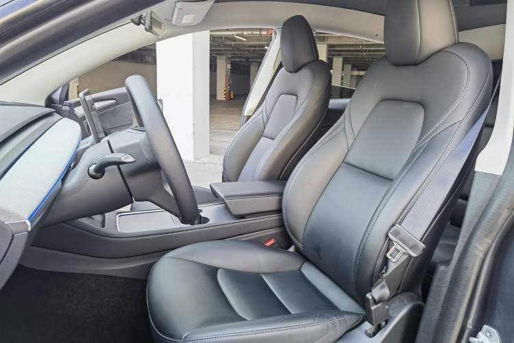 Used Tesla Model Y 2024 Rear-Wheel-Drive Version
