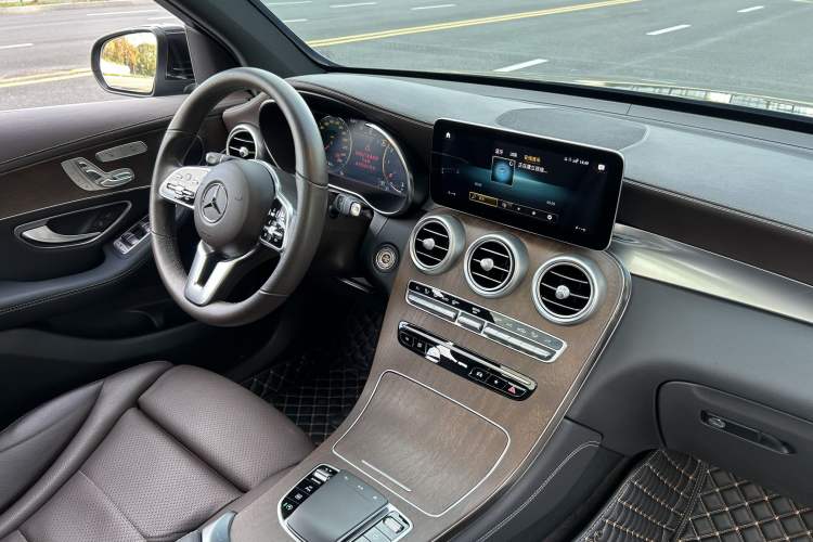 Used Mercedes-Benz GLC 2022 Facelift GLC 260 L 4MATIC Luxury Edition
