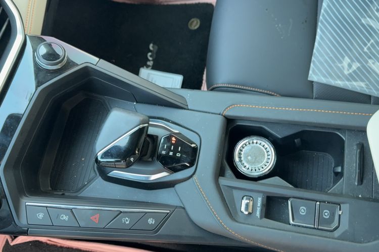 Used Lynk & Co 06 EM-P 2022 PHEV 84 km Range Pro Version
