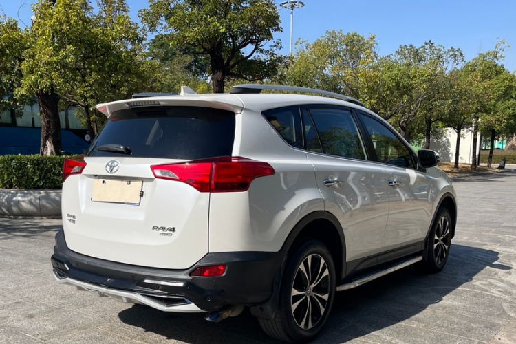 Used Toyota RAV4 2015 2.5L Automatic 4x4 Elite Edition
