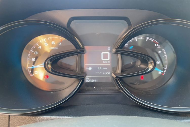 Used Dongfeng Aeolus AX7 2015 2.0L Manual Zhiyi Trim