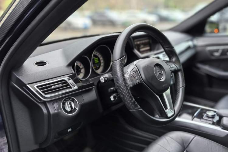 Used Mercedes-Benz E-Class 2015 E 260 L Sport Luxury Model
