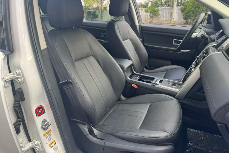 Used Land Rover Discovery Sport 2019 240 PS SE Version China V Standard
