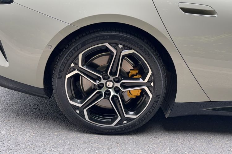 Used  SU7 2024 Four-Wheel Drive Ultra-Long Range Advanced Intelligent Driving Max Edition