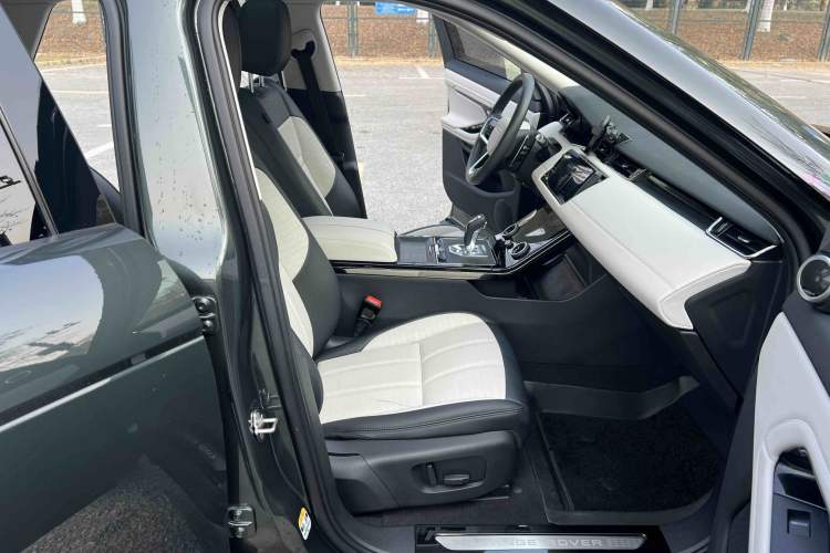 Used Land Rover Range Rover Evoque 2021 Range Rover Velar L 249PS R-Dynamic First Edition