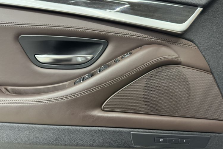 Used BMW 5 Series 2014 525Li Luxury Design Package
