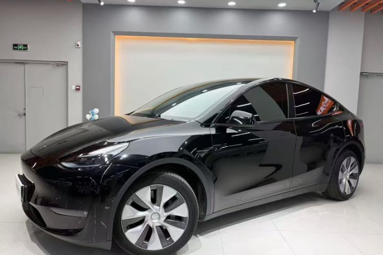 Used Tesla Model Y 2022 Long-Range All-Wheel-Drive Version