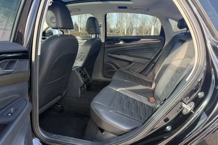 Used Volkswagen Passat 2020 Facelift 330TSI Elite Edition China VI Standard