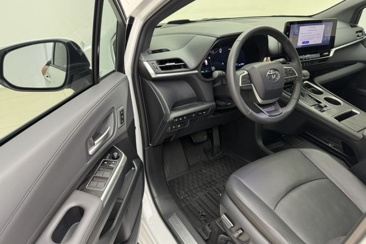 Used Toyota Granvia 2024 2.5L Hybrid Prestige PLUS Edition
