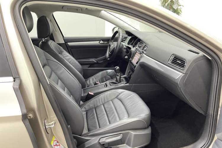 Used Volkswagen Lamando 2015 280TSI Manual Comfort Edition
