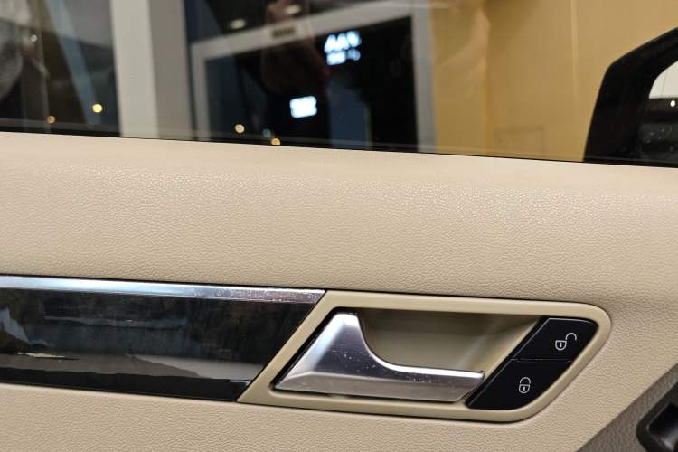 Used Mercedes-Benz R-Class 2014 R 320 4MATIC Luxury Model
