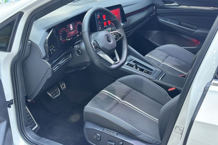 Used Volkswagen Golf 2023 Facelift 280TSI DSG R-Line
