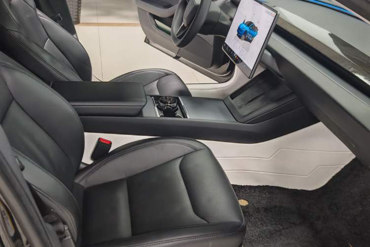 Used Tesla Model 3 2023 Rear-Wheel-Drive Version
