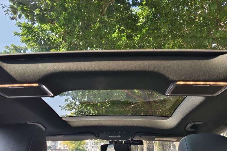 Used Mercedes-Benz GLC 2020 GLC 260 L 4MATIC Dynamic Model