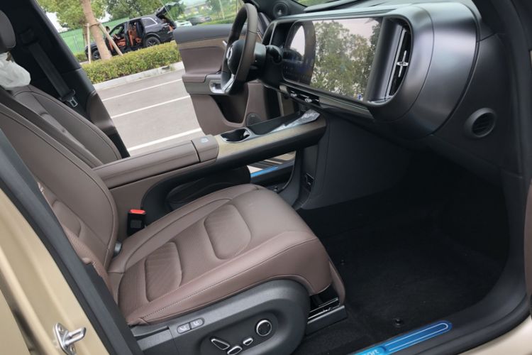 Used  #5 2024 Long-Range Journey Luxury Edition
