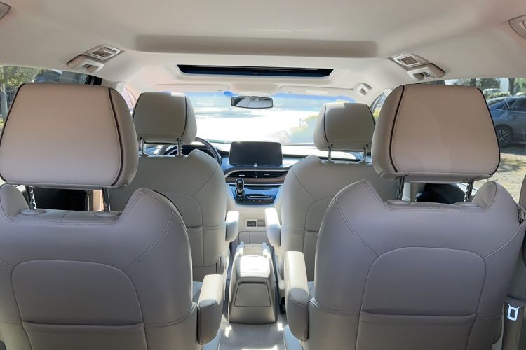 Used Buick GL8 2021 Land Cruiser Executive Class 652T Luxury Model
