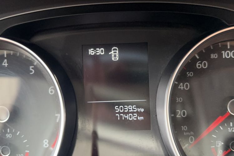 Used Volkswagen Golf 2016 1.6L Automatic Fashion Model
