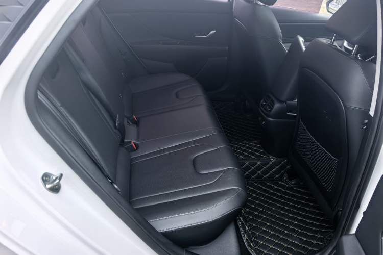 Used Hyundai Elantra 2023 1.5L CVT LUX Prestige Edition