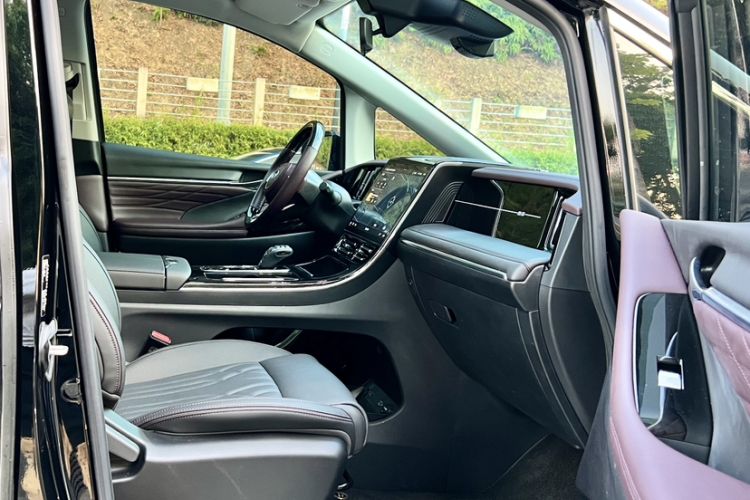 Used GAC Trumpchi M8 2024 Master Series 400T Prestige Edition
