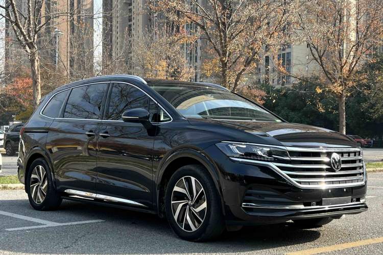 Used Volkswagen Viloran 2024 380TSI Luxury Edition
