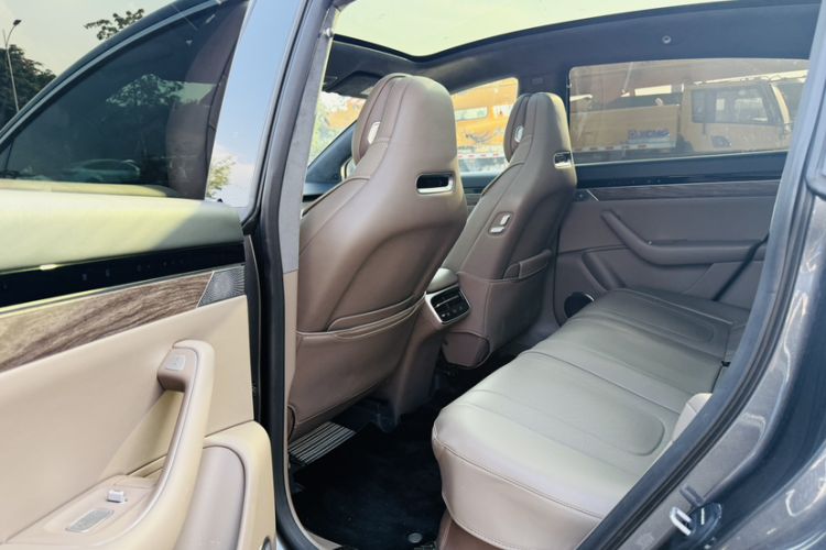 Used Hima Luxeed R7 2024 All-Electric 736 km Ultra
