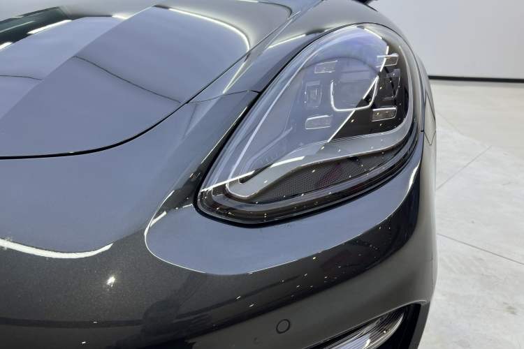 Used Porsche Panamera 2023 Restyled Panamera 4 Executive Extended Platinum Edition 2.9T