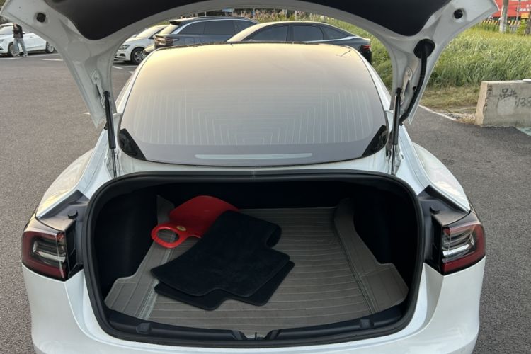 Used Tesla Model 3 2019 Long-Range Rear-Wheel-Drive Version
