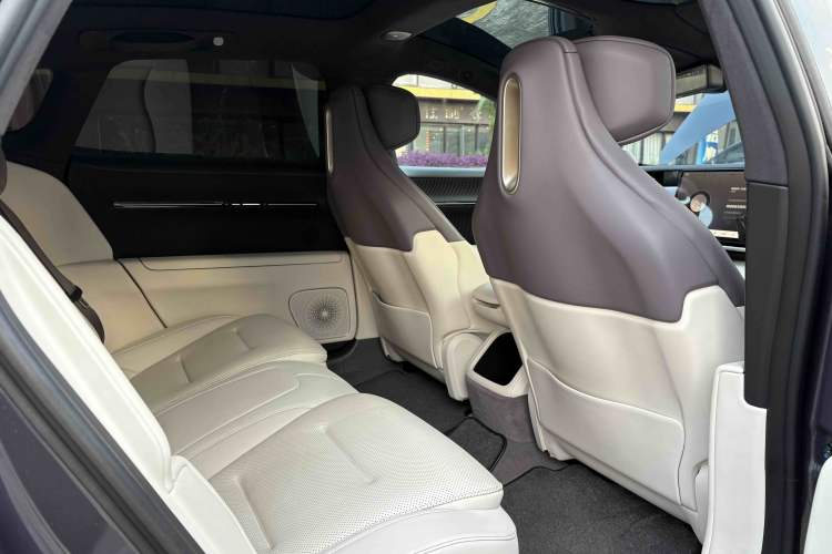 Used  12 2023 650 Three-Laser Four-Wheel Drive Performance Edition
