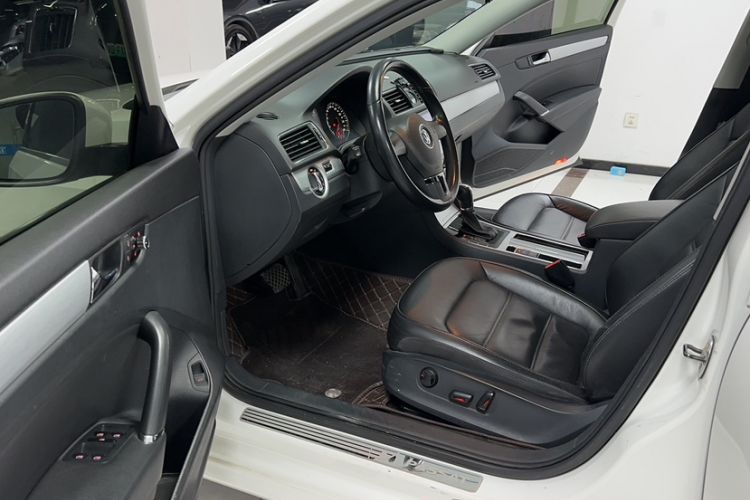 Used Volkswagen Passat 2014 1.8TSI DSG Prestige Navigation Edition
