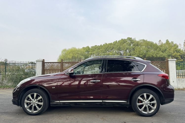 Used Infiniti QX50 2015 2.5L Comfort Edition
