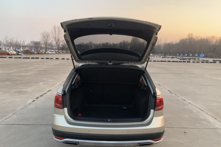 Used Volkswagen C-TREK 2018 1.5L Automatic Fashion Model
