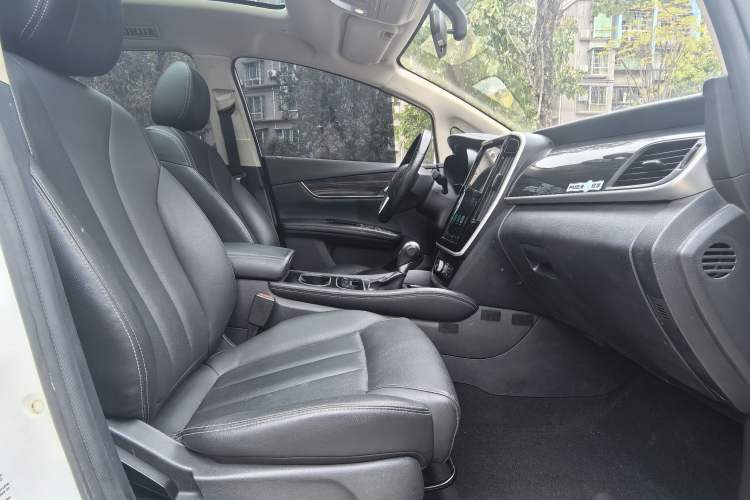 Used BYD Song MAX 2018 1.5T Automatic Smart Connect Elite Model with 6 Seats