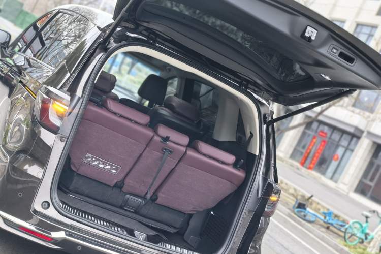 Used Honda Elysion 2022 2.0L eHEV Prestige Edition
