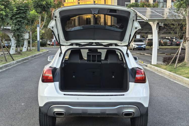 Used Mercedes-Benz GLA 2017 GLA 220 4MATIC Fashion Model