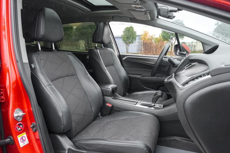 Used Honda Jade 2014 1.8L Automatic Comfort Elite Version 5 Seats
